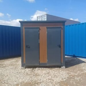 Podwójny blok sanitarny – 2 niezależne kabiny, WC, umywalka i podgrzewacz wody